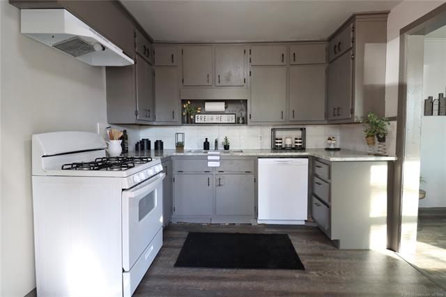 3203 E Oklahoma Place S, Tulsa, OK 74110