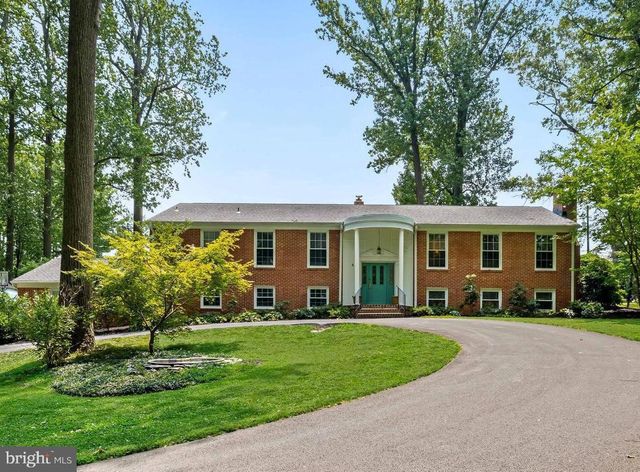4 COUNTRY CLUB LN, Phoenix, MD 21131