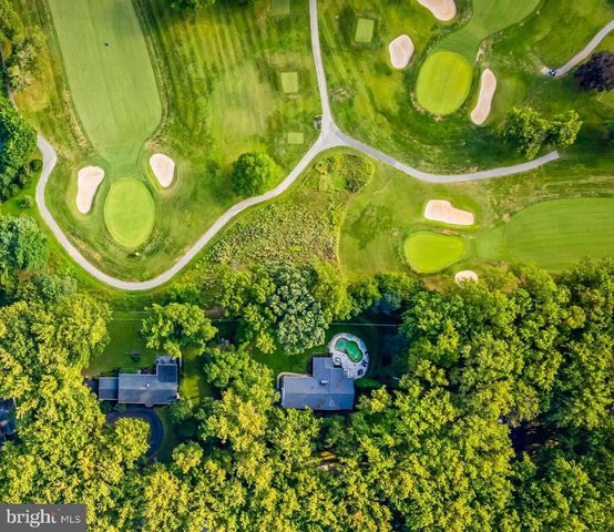 4 COUNTRY CLUB LN, Phoenix, MD 21131