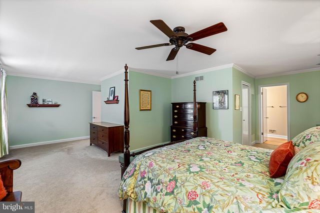 4 COUNTRY CLUB LN, Phoenix, MD 21131