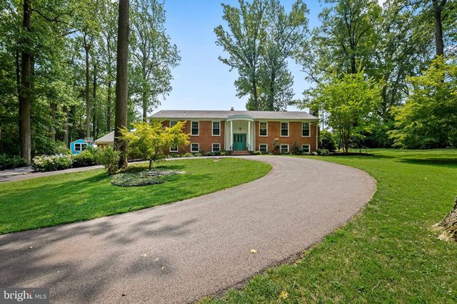 4 COUNTRY CLUB LN, Phoenix, MD 21131