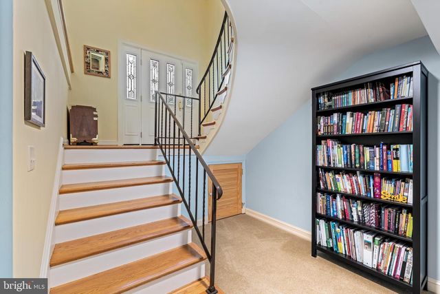 4 COUNTRY CLUB LN, Phoenix, MD 21131