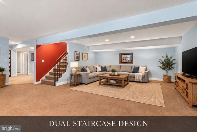 4 COUNTRY CLUB LN, Phoenix, MD 21131