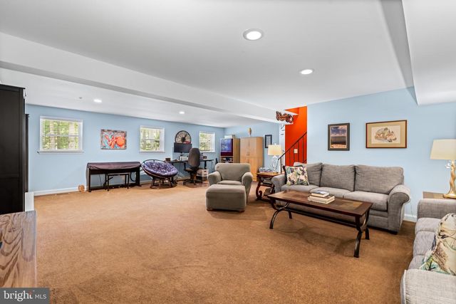 4 COUNTRY CLUB LN, Phoenix, MD 21131