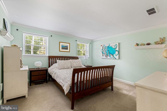4 COUNTRY CLUB LN, Phoenix, MD 21131