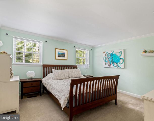 4 COUNTRY CLUB LN, Phoenix, MD 21131