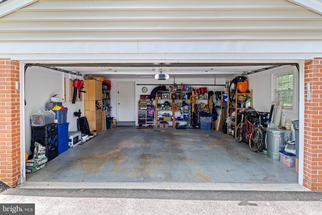 4 COUNTRY CLUB LN, Phoenix, MD 21131
