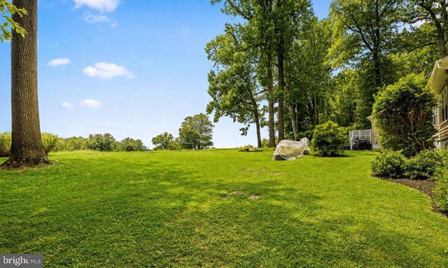4 COUNTRY CLUB LN, Phoenix, MD 21131