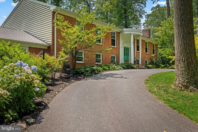 4 COUNTRY CLUB LN, Phoenix, MD 21131
