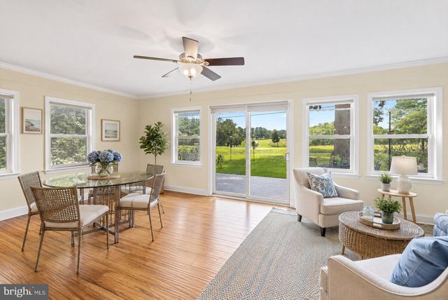 4 COUNTRY CLUB LN, Phoenix, MD 21131