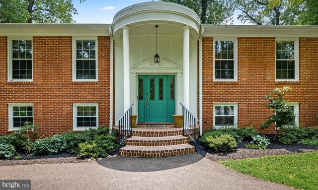 4 COUNTRY CLUB LN, Phoenix, MD 21131