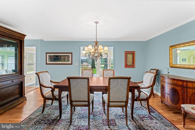 4 COUNTRY CLUB LN, Phoenix, MD 21131