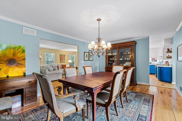 4 COUNTRY CLUB LN, Phoenix, MD 21131