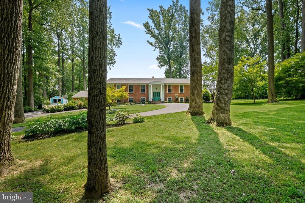 4 COUNTRY CLUB LN, Phoenix, MD 21131