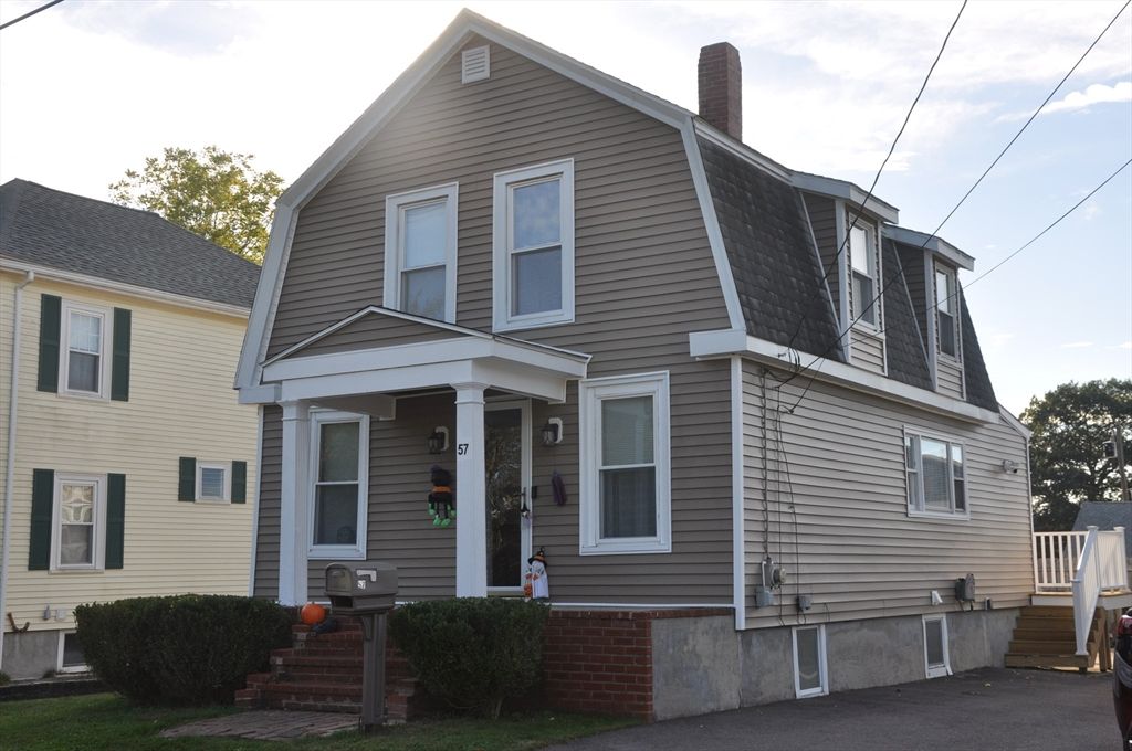 57 Crompton St, Acushnet, MA 02743