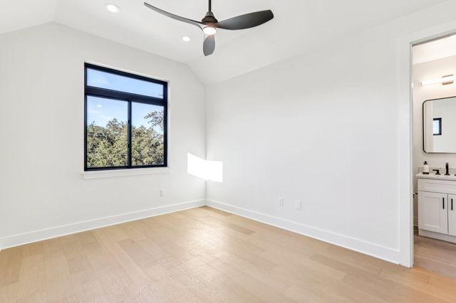 300 Deer DR, Sunrise Beach Village, TX 78643