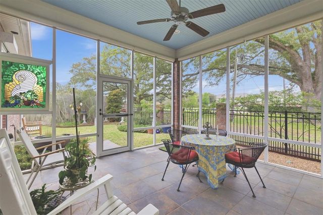 4510 Five Oaks Drive, Lake Charles, LA 70605