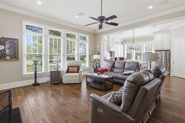 4510 Five Oaks Drive, Lake Charles, LA 70605