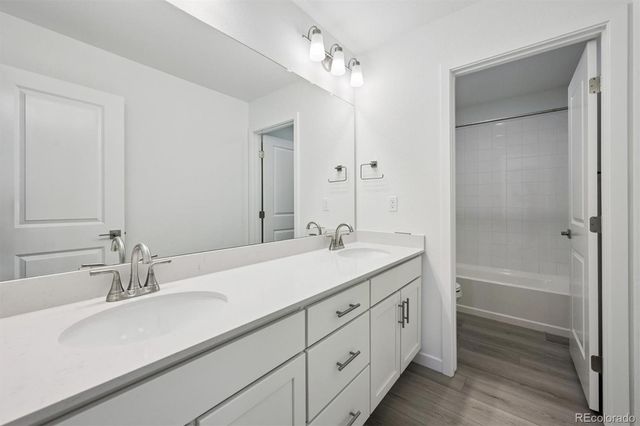 25040 E 42nd Avenue, Aurora, CO 80019