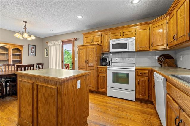 1202 Aspen Drive, Smithville, MO 64089