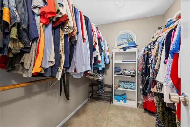 1202 Aspen Drive, Smithville, MO 64089
