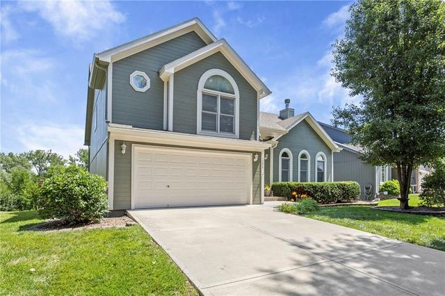 1202 Aspen Drive, Smithville, MO 64089