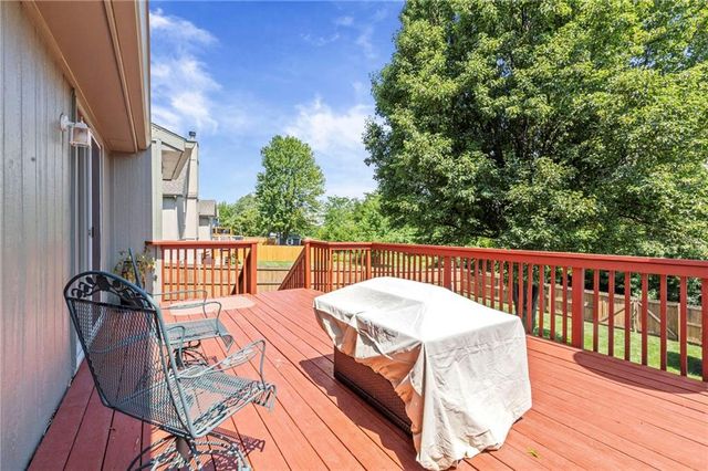 1202 Aspen Drive, Smithville, MO 64089