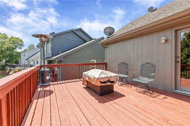 1202 Aspen Drive, Smithville, MO 64089