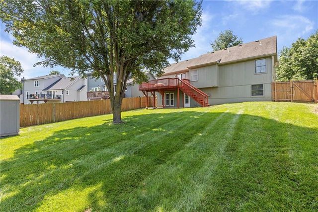 1202 Aspen Drive, Smithville, MO 64089