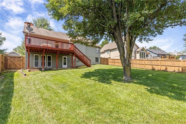 1202 Aspen Drive, Smithville, MO 64089