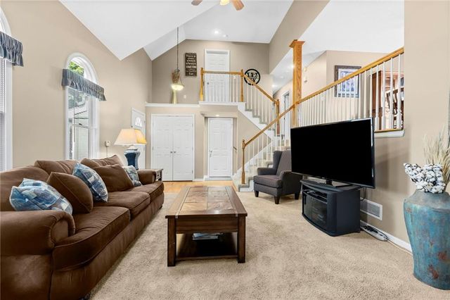 1202 Aspen Drive, Smithville, MO 64089