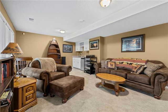 1202 Aspen Drive, Smithville, MO 64089