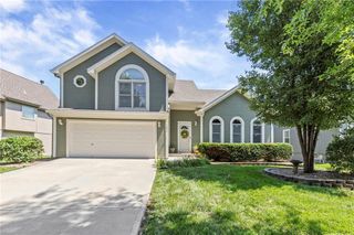 1202 Aspen Drive, Smithville, MO 64089