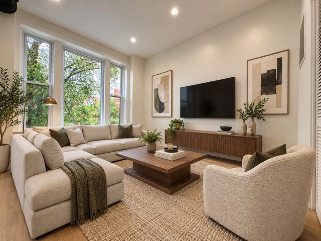 1721 W Pierce Avenue 2, Chicago, IL 60622