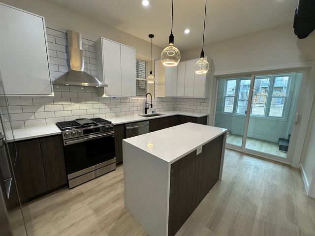 1721 W Pierce Avenue 2, Chicago, IL 60622