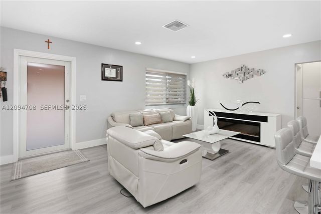 7280 SW 13th St, Miami, FL 33144