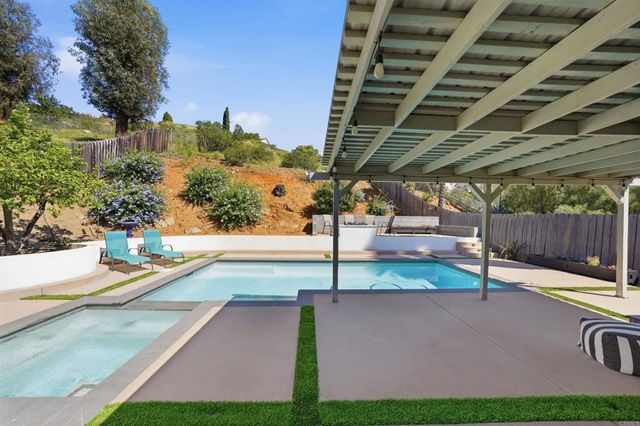 12627 Benavente Way, San Diego, CA 92129