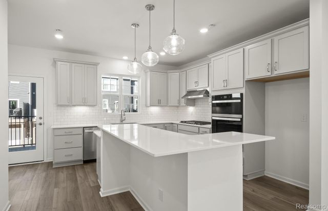 396 N Sydney Court, Plymouth, MI 48170