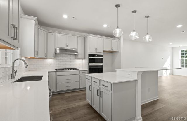 396 N Sydney Court, Plymouth, MI 48170