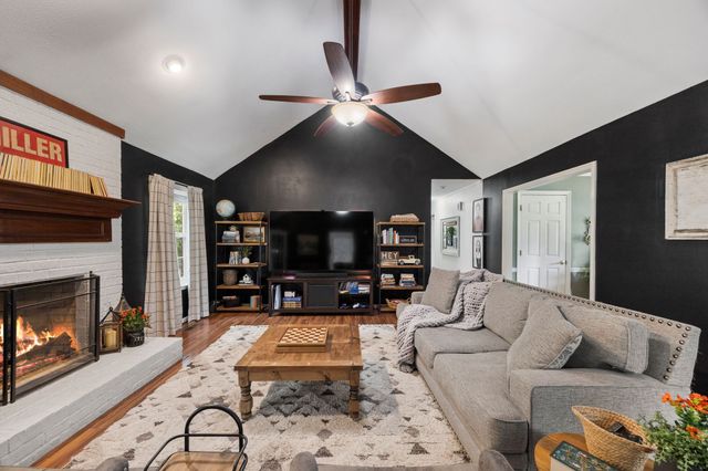 1508 Creekstone Dr, Columbia, TN 38401