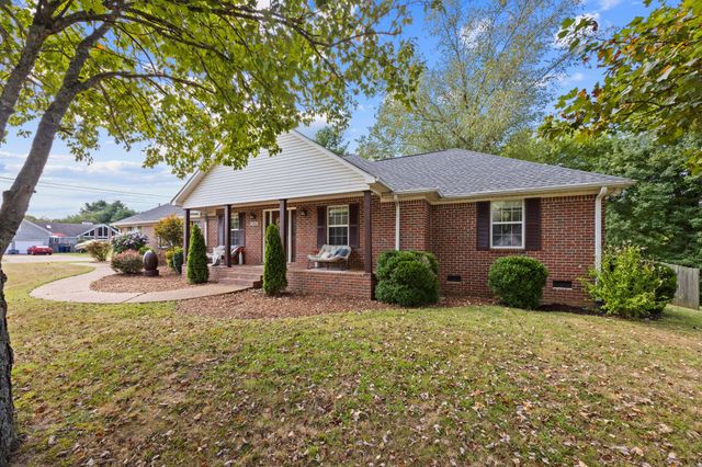 1508 Creekstone Dr, Columbia, TN 38401