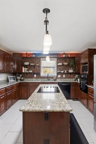 1508 Creekstone Dr, Columbia, TN 38401