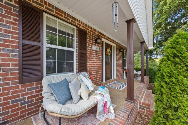 1508 Creekstone Dr, Columbia, TN 38401