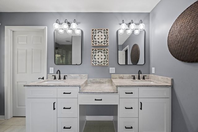 1508 Creekstone Dr, Columbia, TN 38401