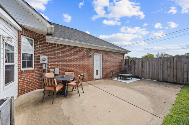 1508 Creekstone Dr, Columbia, TN 38401