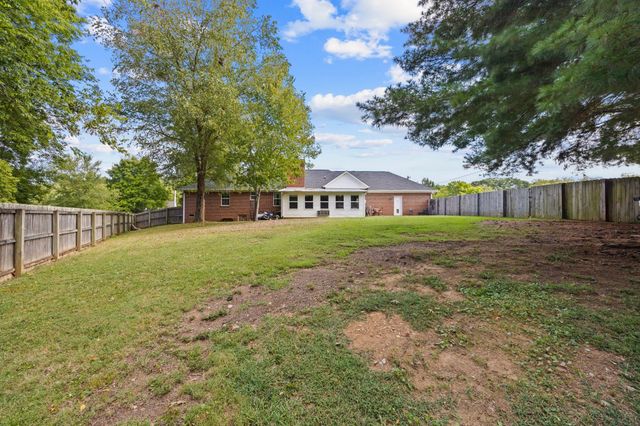 1508 Creekstone Dr, Columbia, TN 38401