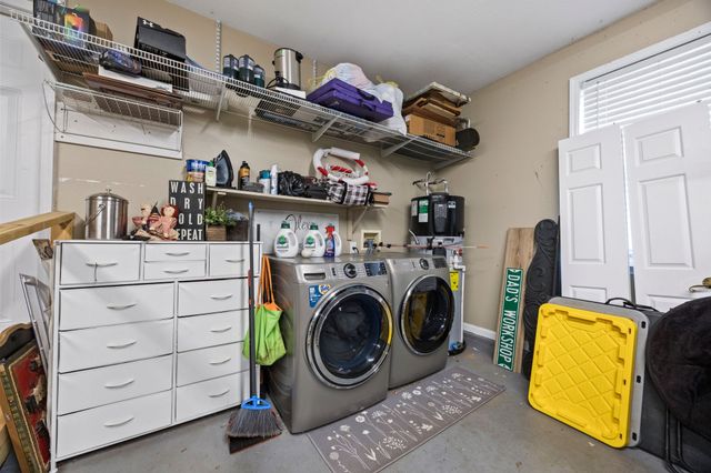 1508 Creekstone Dr, Columbia, TN 38401
