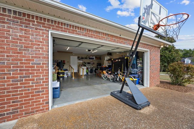 1508 Creekstone Dr, Columbia, TN 38401