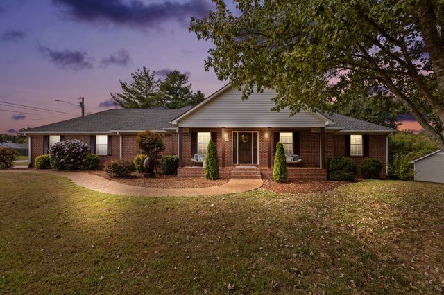 1508 Creekstone Dr, Columbia, TN 38401