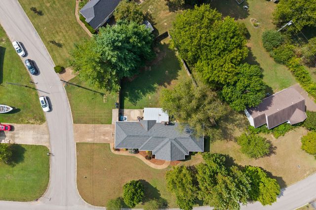 1508 Creekstone Dr, Columbia, TN 38401